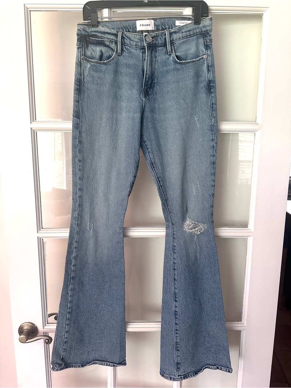 Frame Le High Flare in Crystal Beach Jeans with Subtle Distressing Size 28 - Picture 5 of 14